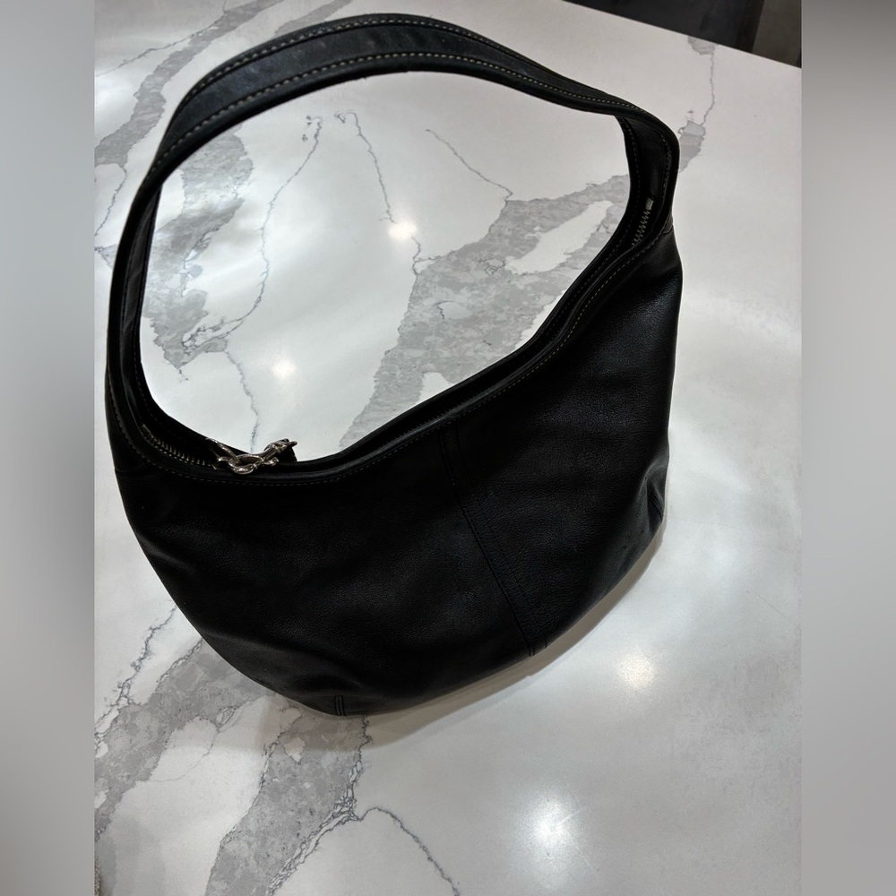 Elegant Coach Black Leather Women's Bag